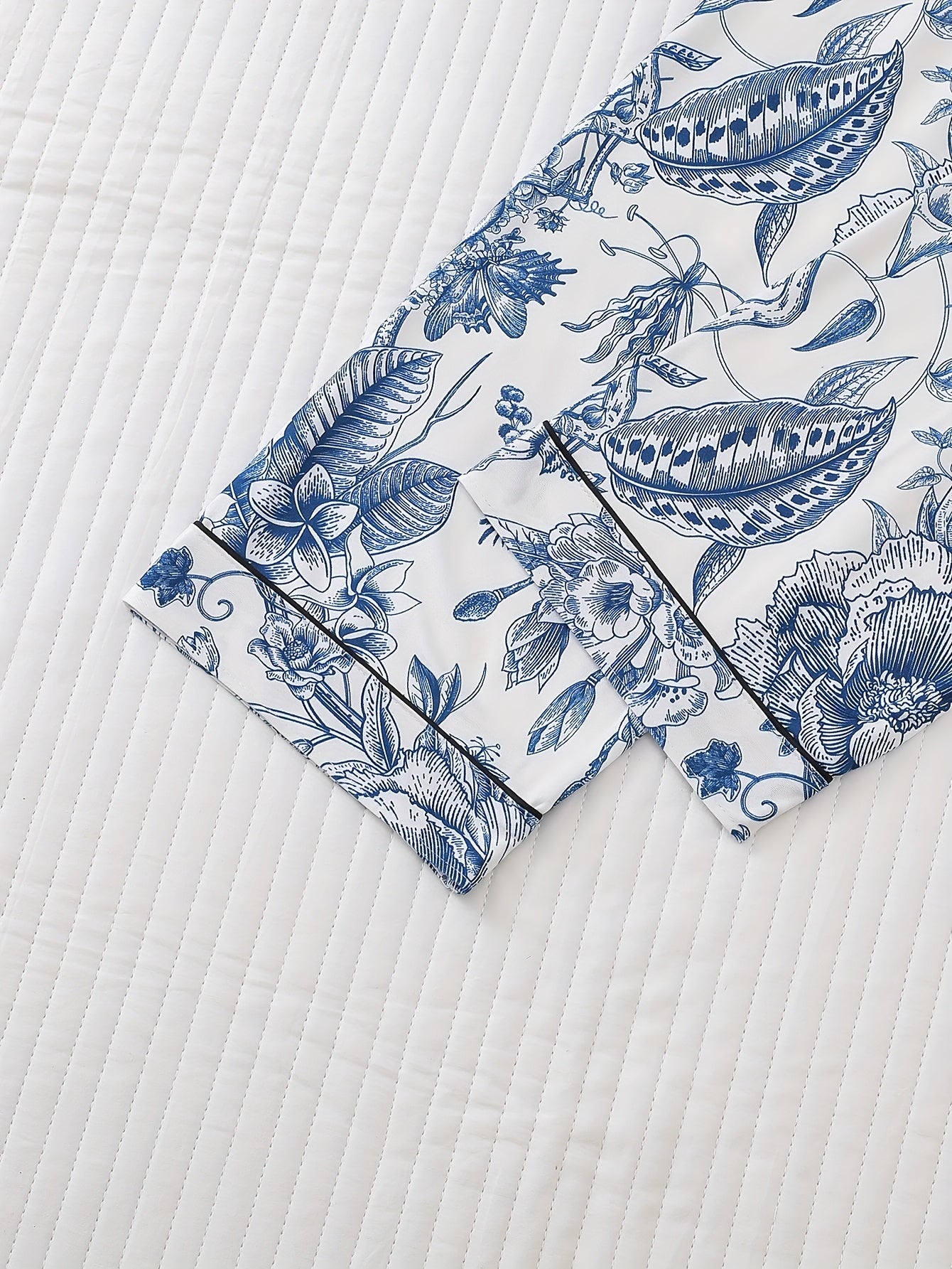 Three Piece Women'S Elegant Polyester Pajama Set, Fabric, Comfortable For All Seasons, Short Sleeved Button Top, Matching Shorts And Pants, With Full Body Printing And Pocket Details, Suitable For Adult Pajama Set