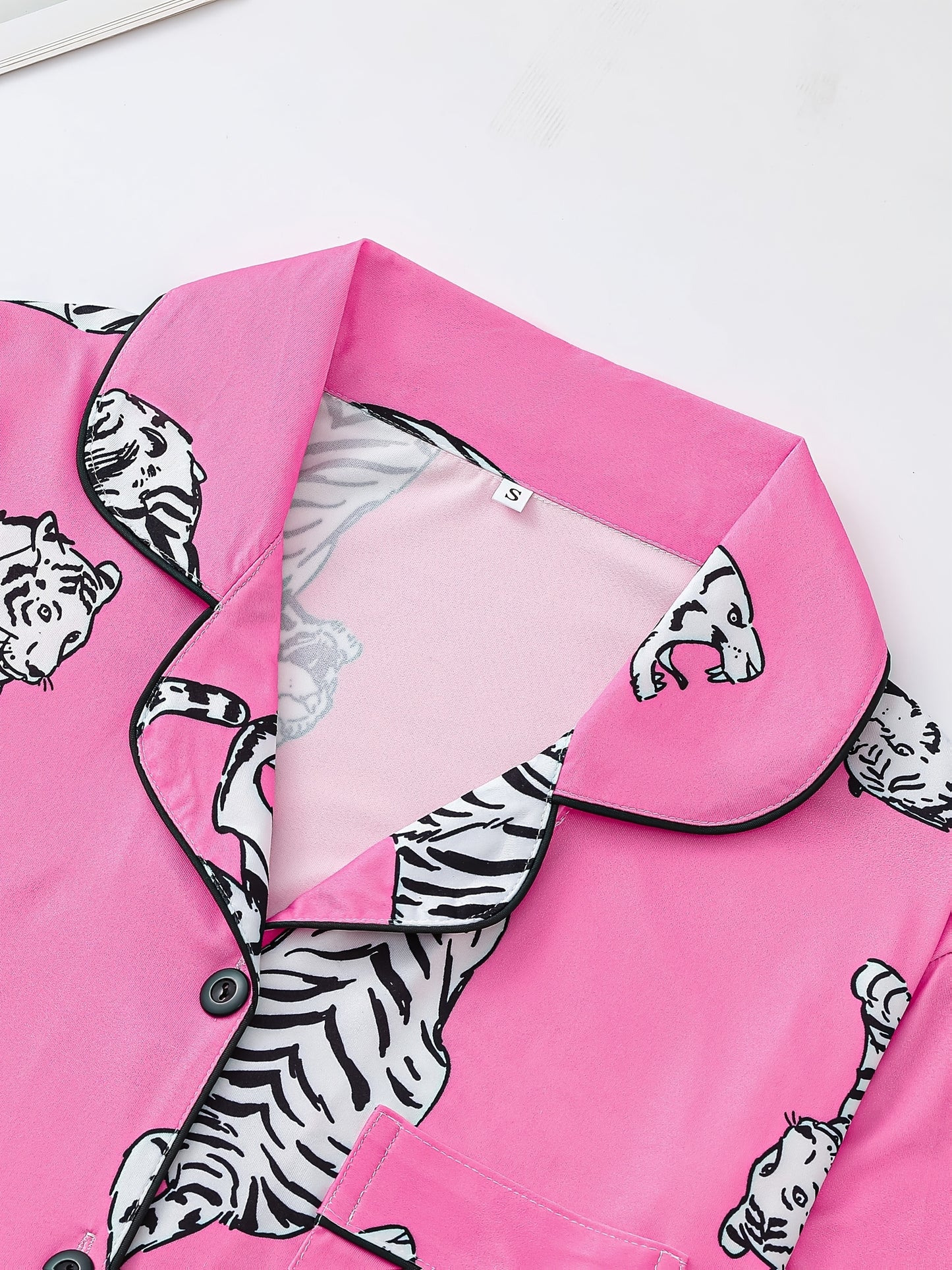 Two Piece Elegant Women's Sleepwear Set, Comfortable Fabric, Long Sleeved Button Up Top, Paired with Matching Pants, Printed All Over, Pocket Details, Suitable for All Season Wear