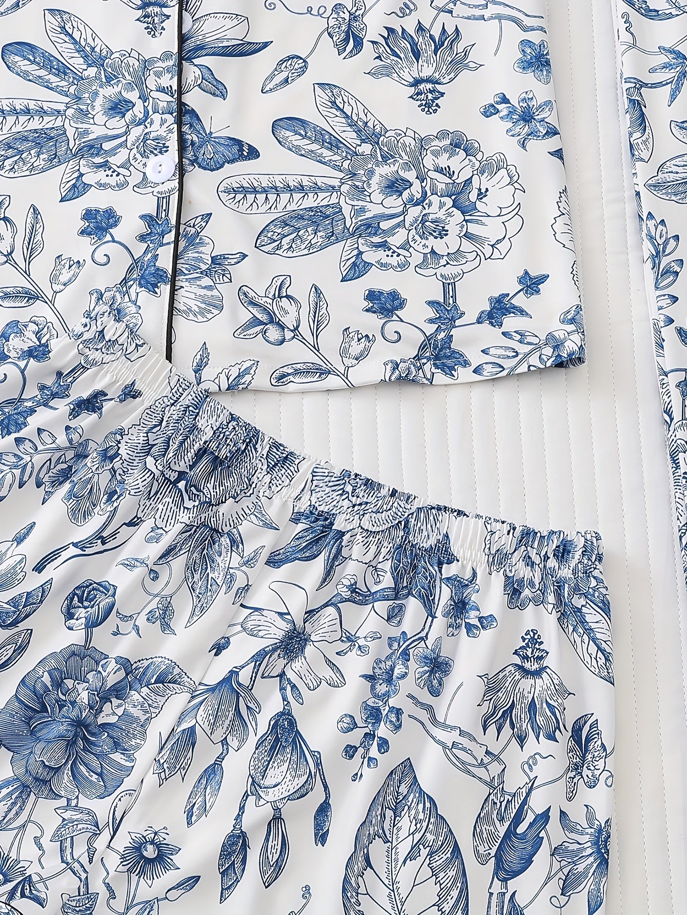 Three Piece Women'S Elegant Polyester Pajama Set, Fabric, Comfortable For All Seasons, Short Sleeved Button Top, Matching Shorts And Pants, With Full Body Printing And Pocket Details, Suitable For Adult Pajama Set