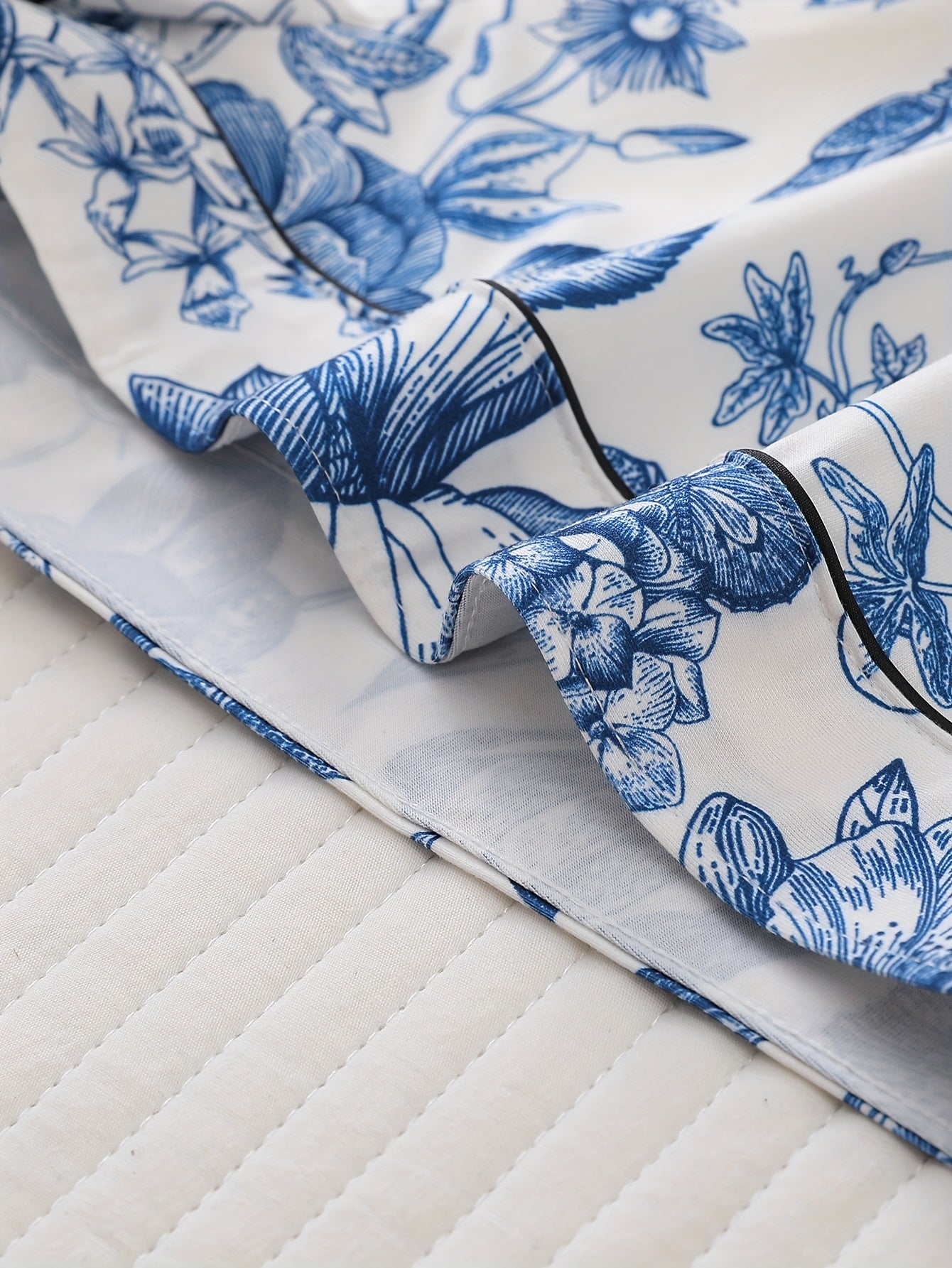 Three Piece Women'S Elegant Polyester Pajama Set, Fabric, Comfortable For All Seasons, Short Sleeved Button Top, Matching Shorts And Pants, With Full Body Printing And Pocket Details, Suitable For Adult Pajama Set