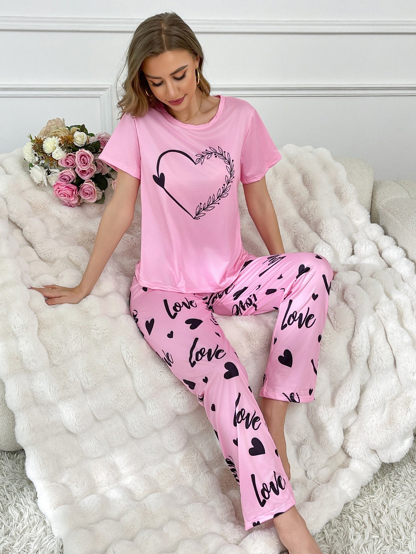 Three-piece Pajama Set with Top + Shorts + Trousers, Round Neck And Hooded Print, Suitable for Wearing Outside